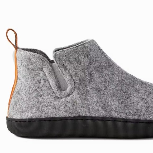 Grey's Slip On NWT - Picture 2 of 7